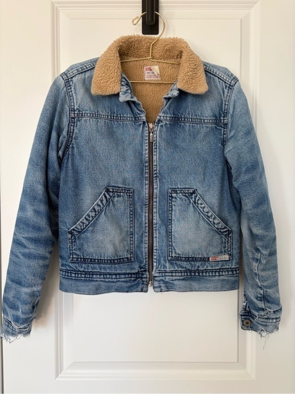 Vintage Levi’s Dry Goods Sherpa-Lined Denim Jacket – Women’s Small